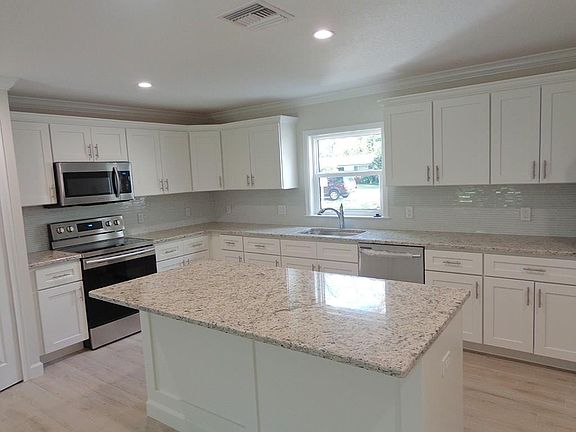 5th image of 1915 32nd Ave