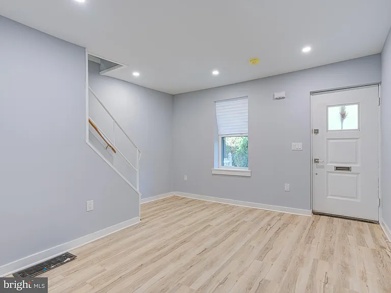 704 Miller St — Photo 5