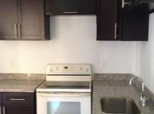 2280 NW 2nd St, Miami, FL 33125
