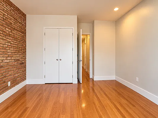 Bedroom, photo 2