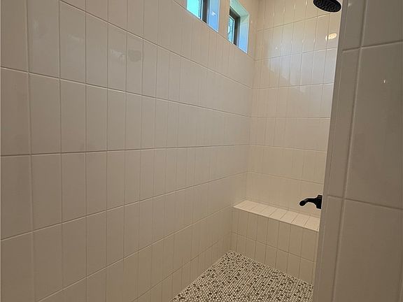 5th image of 2028 Butternut Rd