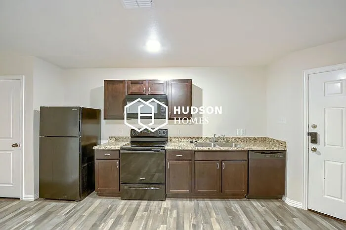 923 Burgan St #A — Photo 8