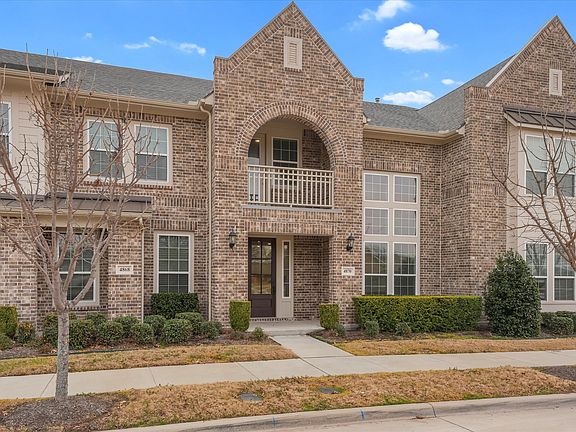 2nd image of 4870 Woodruff Way
