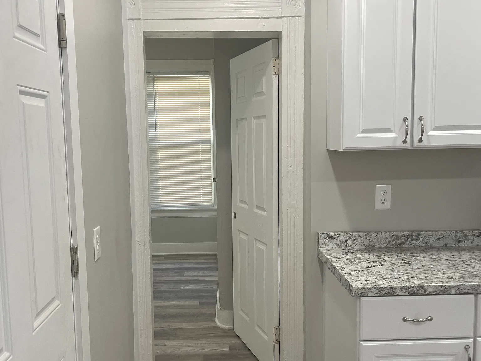 2 bed, 900 sqft, $1,900 — Photo 1