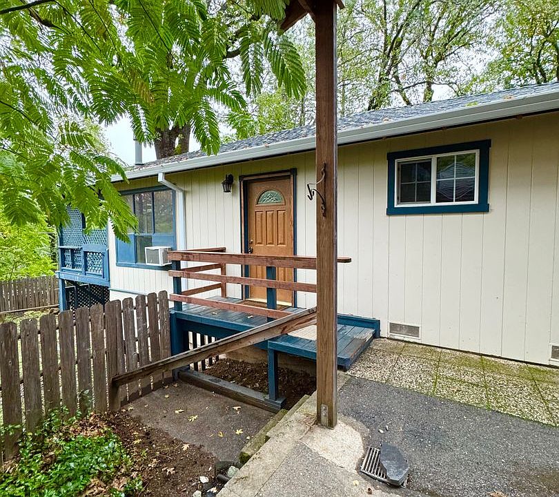 1st image of 19811 Oak Knoll Dr