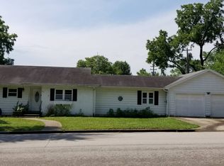 105 W Kelly St, California, MO 65018