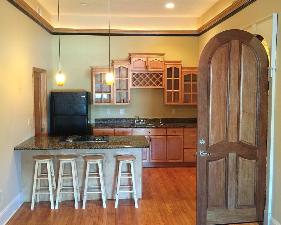 132 Main St., Apt B