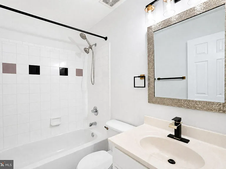 43577 Patching Pond Sq — Photo 11