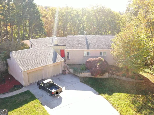 947 Chenocetah Dr, Cornelia, GA 30531