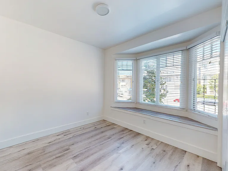 2835 Van Ness Ave #3 — Photo 7