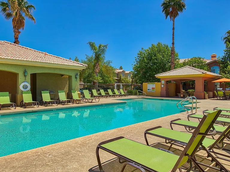 Serena Shores Apartments — Photo 7