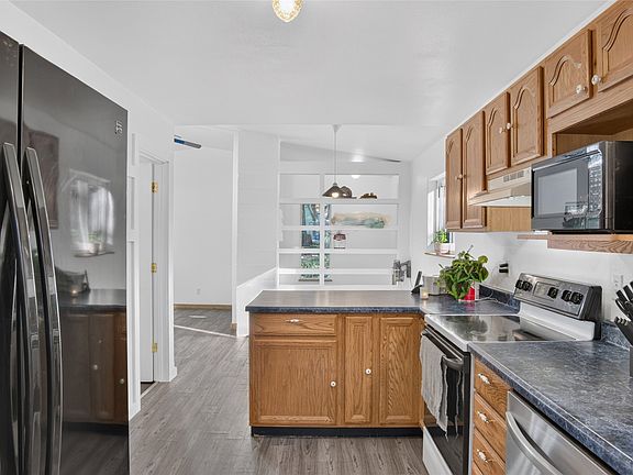 4th image of 131 Hummingbird Ln