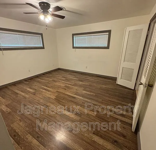 307 Allison Ln — Photo 7