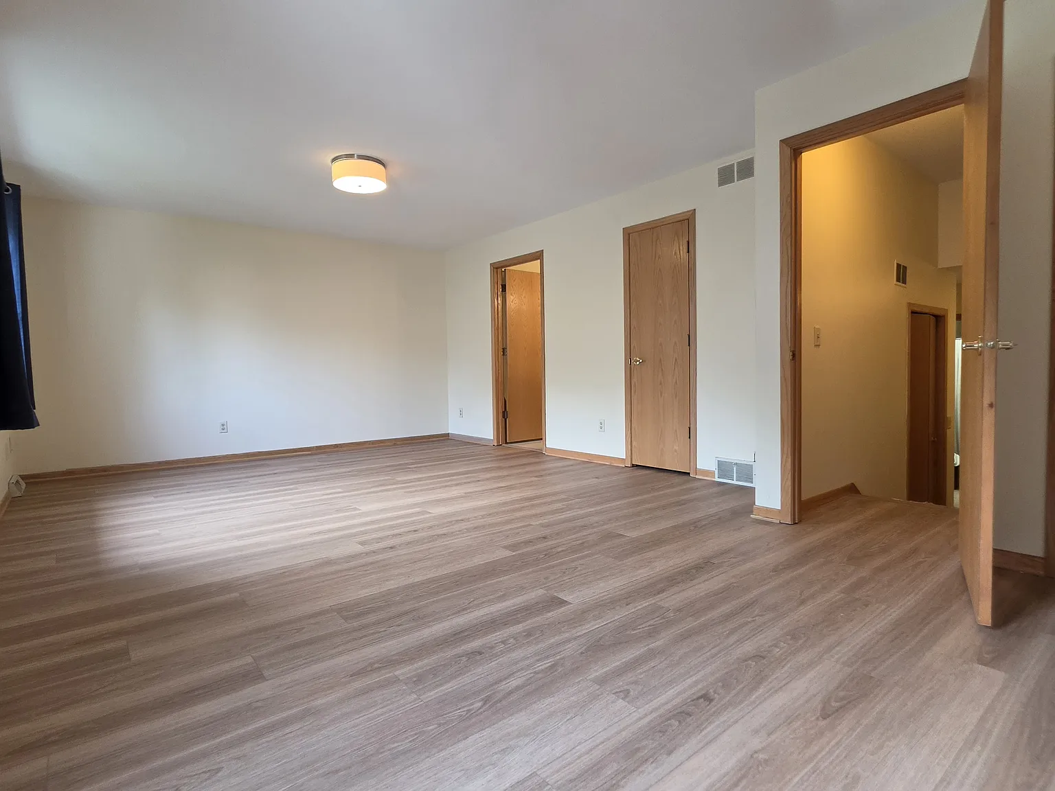 2 bed, 1755 sqft, $2,500 — Photo 3