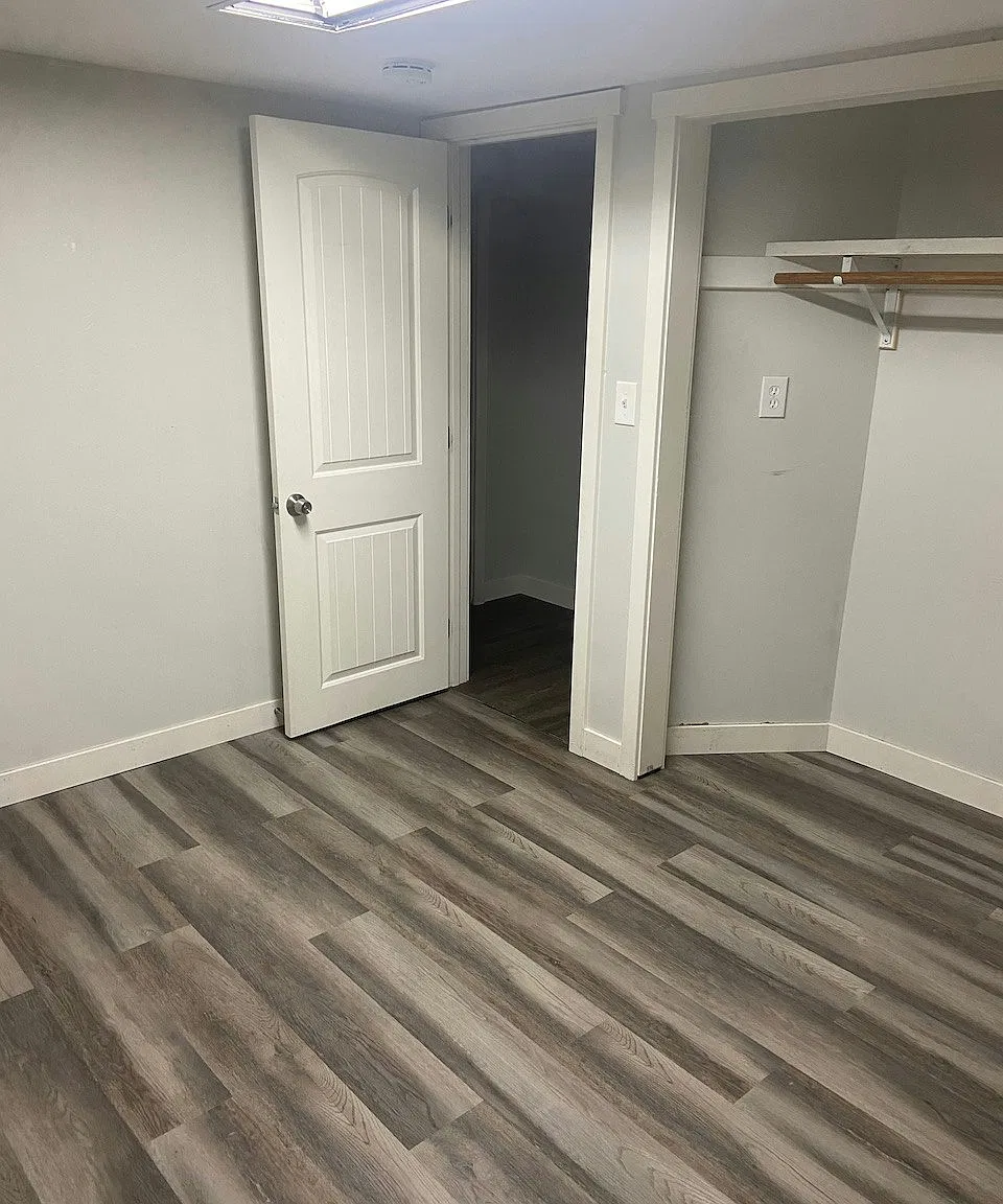 568 East 500 North, Unit Private MENS Rm (NE) — Photo 3