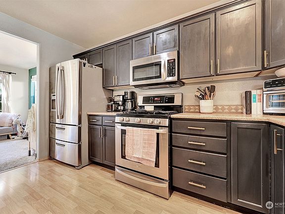 5th image of 4919 137th Street SE