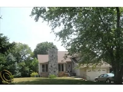 2924 Shady Hollow Dr photo 1