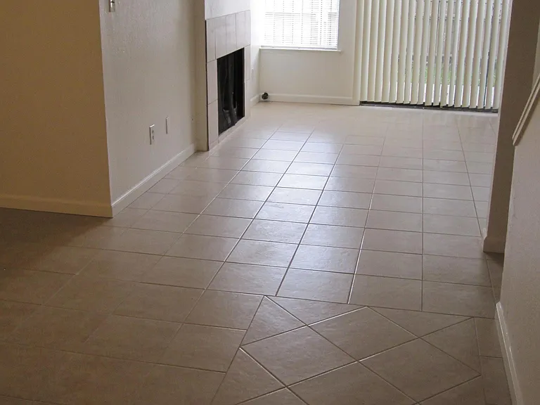 1221 N Peach Ave #112 — Photo 3