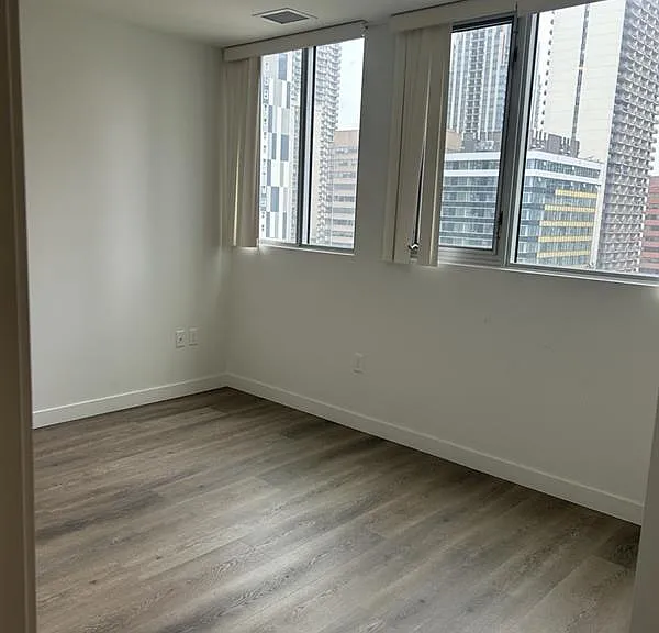 825 8th Ave SW — Photo 24