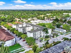 Manor Court Apartments