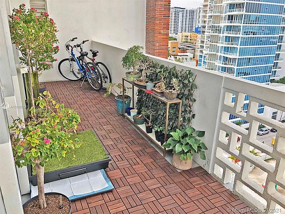 5th image of 2121 N Bayshore Dr APT 1201
