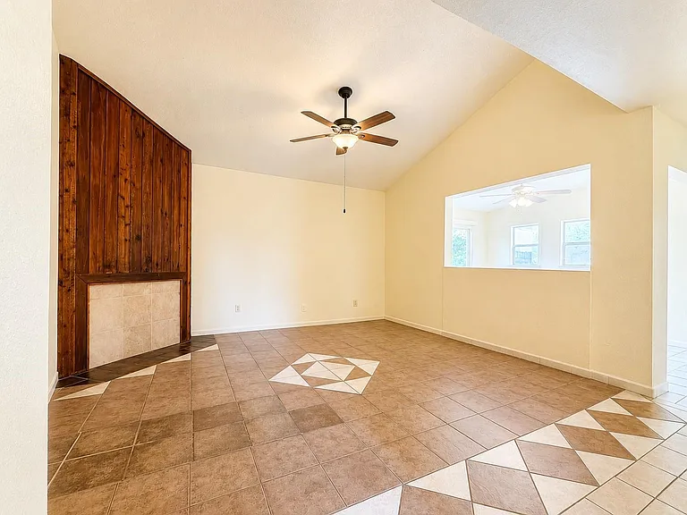 12504 Autumn Leaf Ln — Photo 9