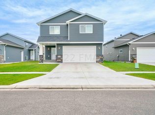 2742 10th St W, West Fargo, ND 58078