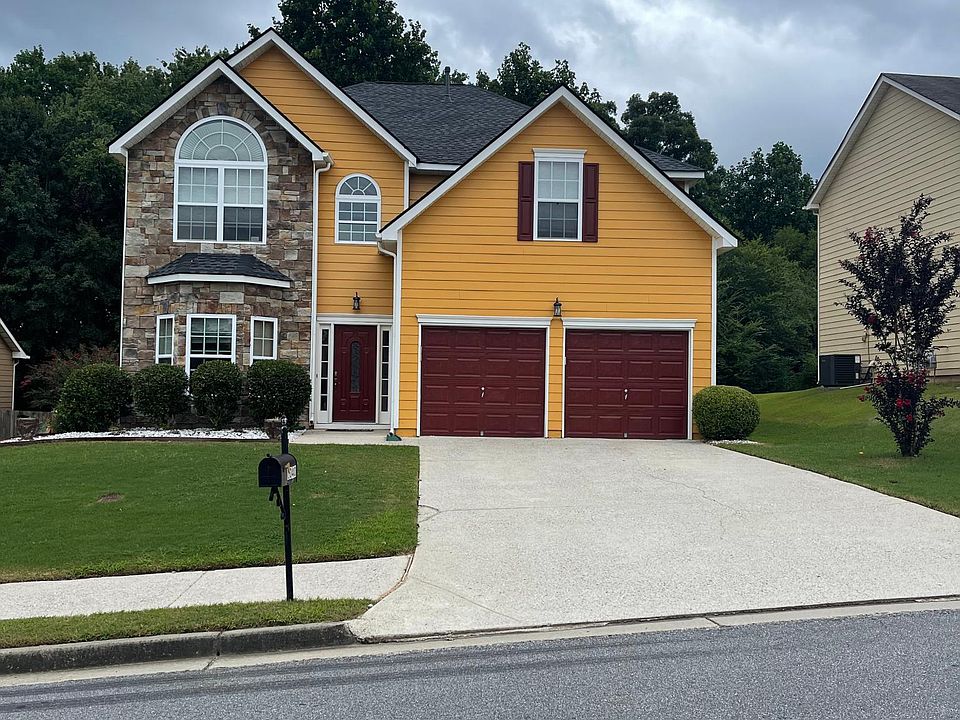 Large front & side yard