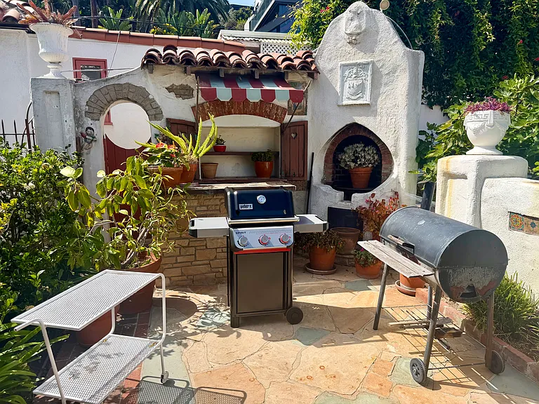 311 Amalfi Dr — Photo 89