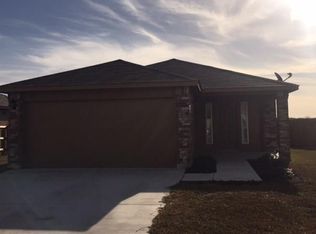 213 Talon Dr, Luling, TX 78648