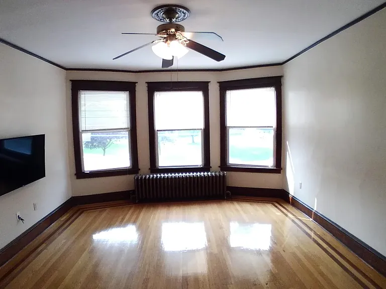 220 Ontario St #B — Photo 7