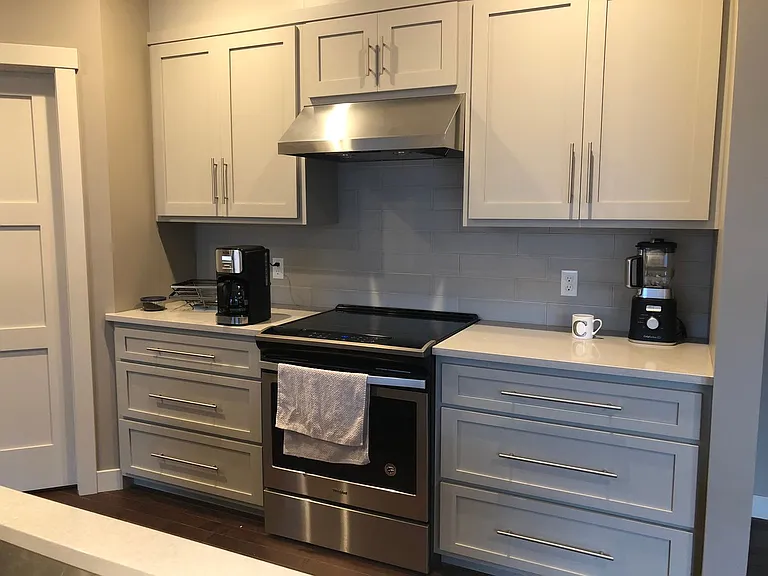 1916 Spruce Meadows Dr SE — Photo 5