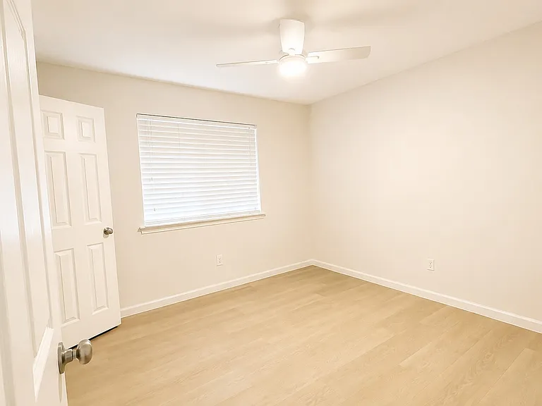 306 N Mount Rushmore Dr — Photo 7