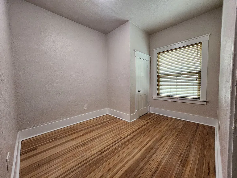 1000 Carteret Ave #8 — Photo 13