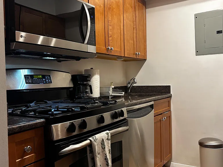 4801 Fairmont Ave #313 — Photo 3