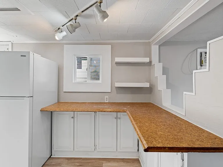 2524 Arletta St — Photo 12