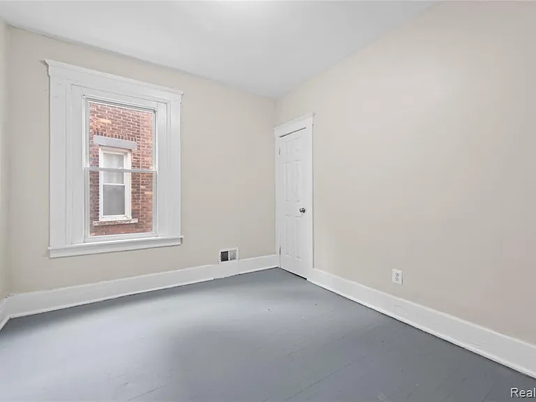 593 Hague Ave #1 — Photo 12