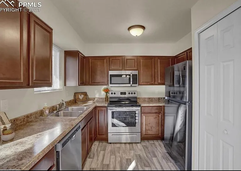 6620 Grand Valley Dr — Photo 3