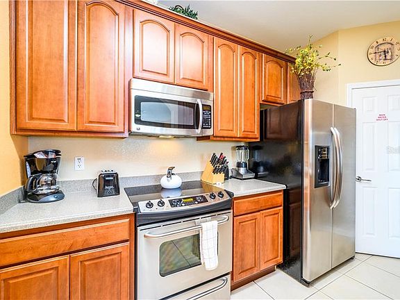 4th image of 4024 Breakview Dr #408