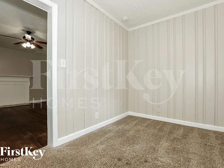 1731 N Olympian Way SW — Photo 16