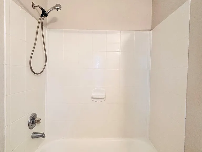 8134 Sanders Forest Ct — Photo 24