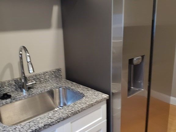 4th image of 110 Lucerne St #0