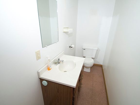 4th image of 550 Jones St
