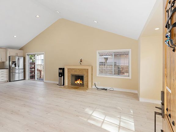 5th image of 23113 1/2 Leonora Dr