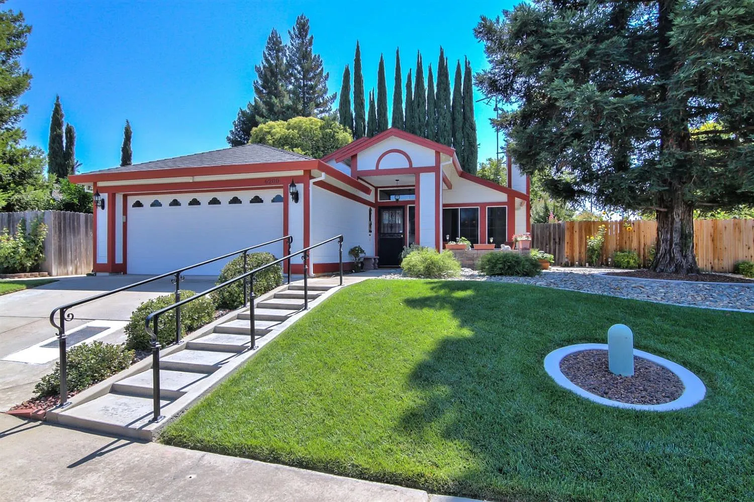 6200 Shasta Creek Way photo 1