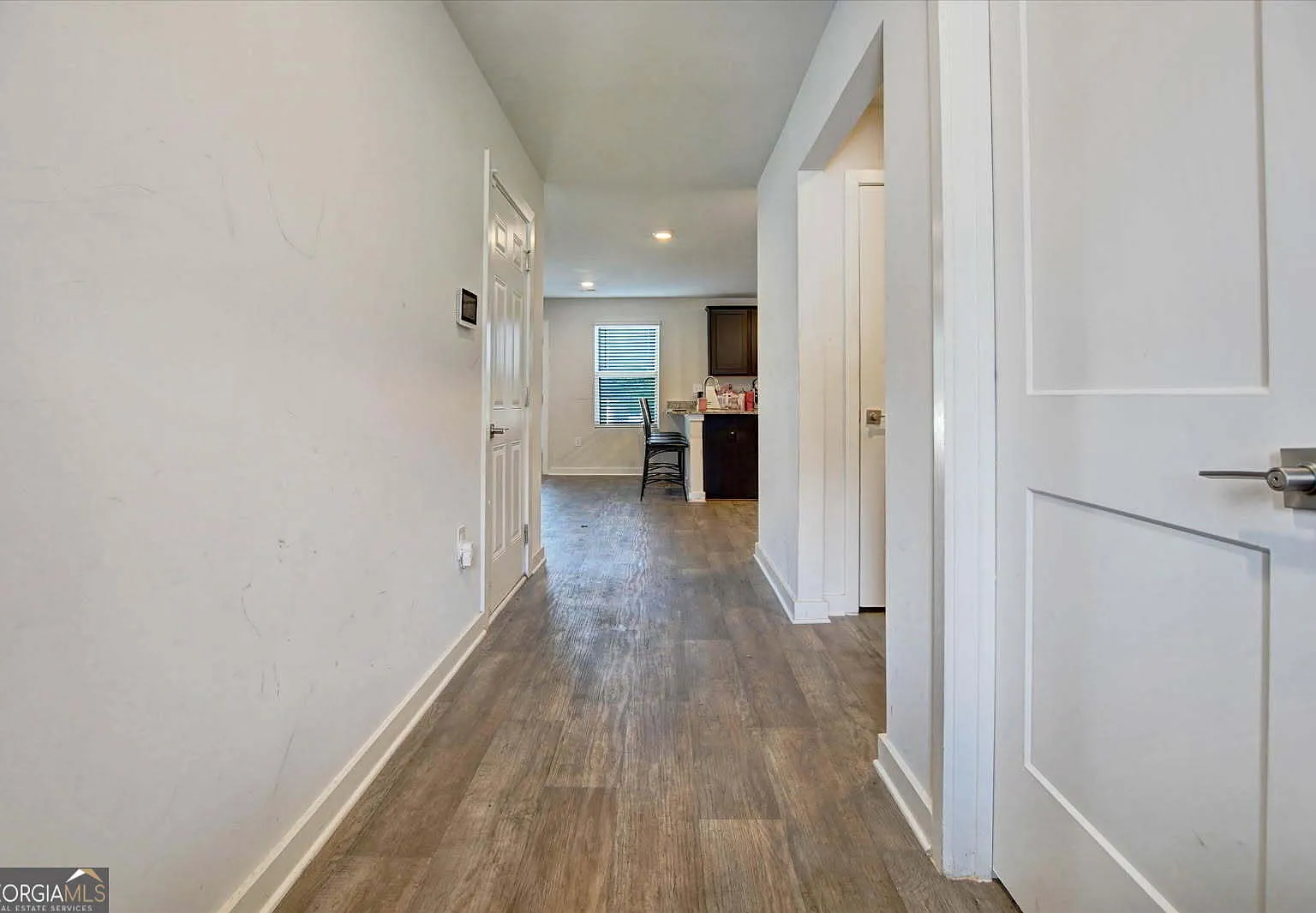 5 bed, 3.0 bath, 2392 sqft, $3,150 — Photo 4