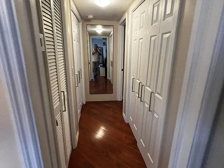904 NE 20th Ave — Photo 15