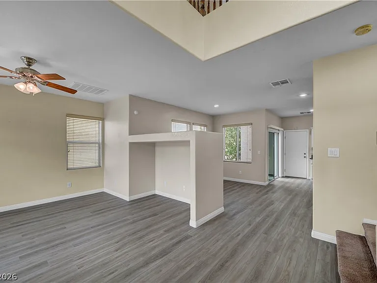 12052 Hathaway Pines Ln — Photo 4