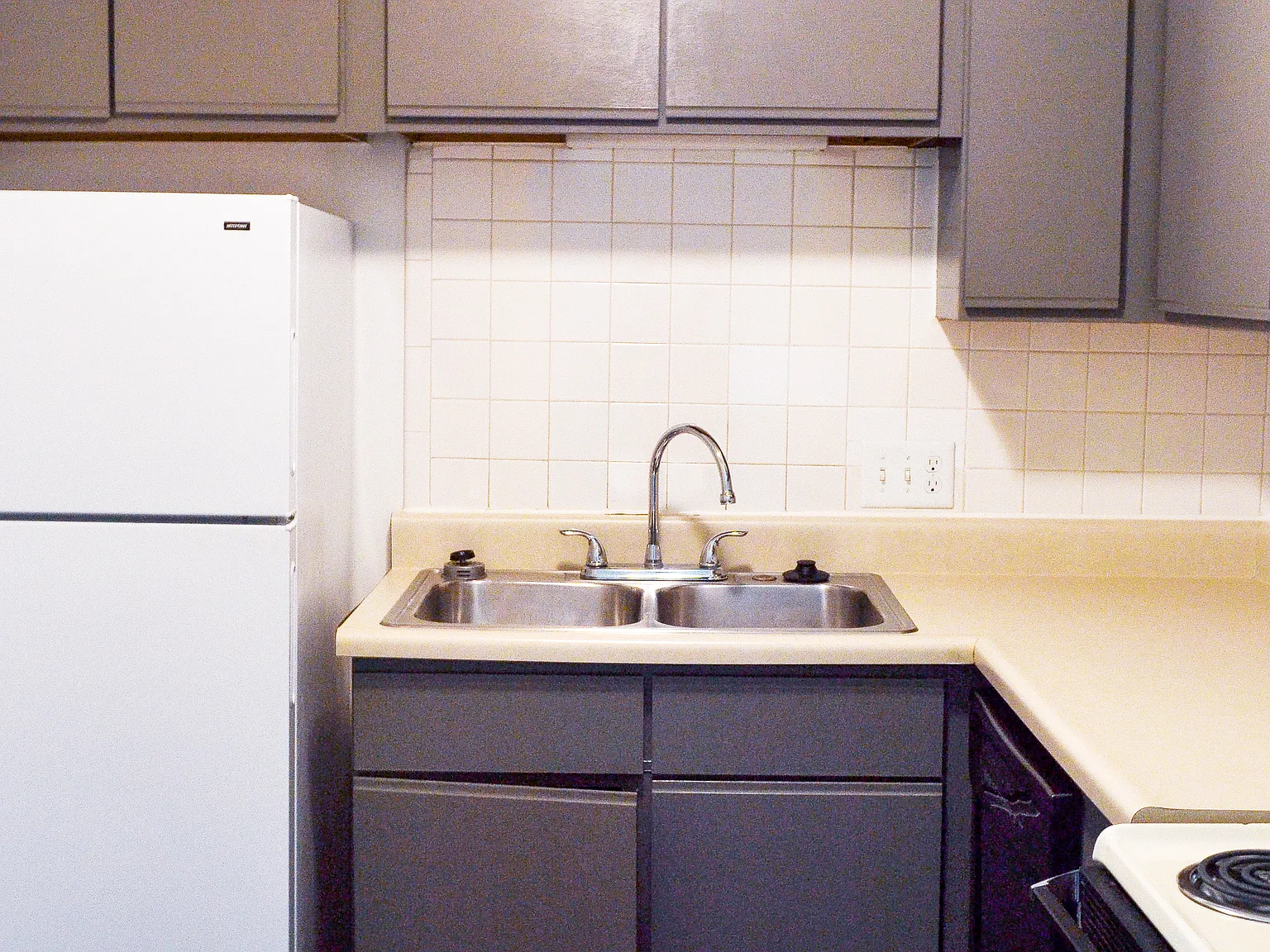 Golfview Apartments — Photo 2