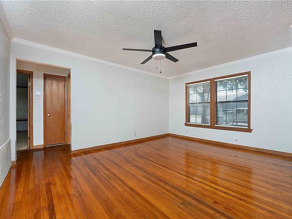 5th image of 1050 Dorthy Dr